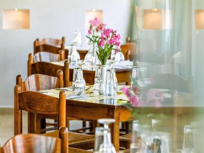 Xenios Dolphin Beach Hotel, Касандра, Гърция