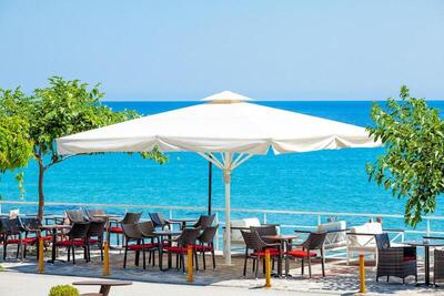 Xenios Dolphin Beach Hotel, Касандра, Гърция