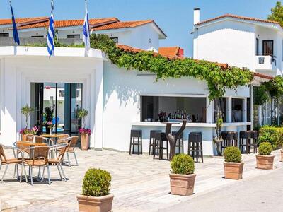 Xenios Dolphin Beach Hotel, Касандра, Гърция