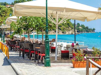 Xenios Dolphin Beach Hotel, Касандра, Гърция