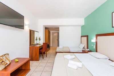 Xidas Garden - Classic Triple Room